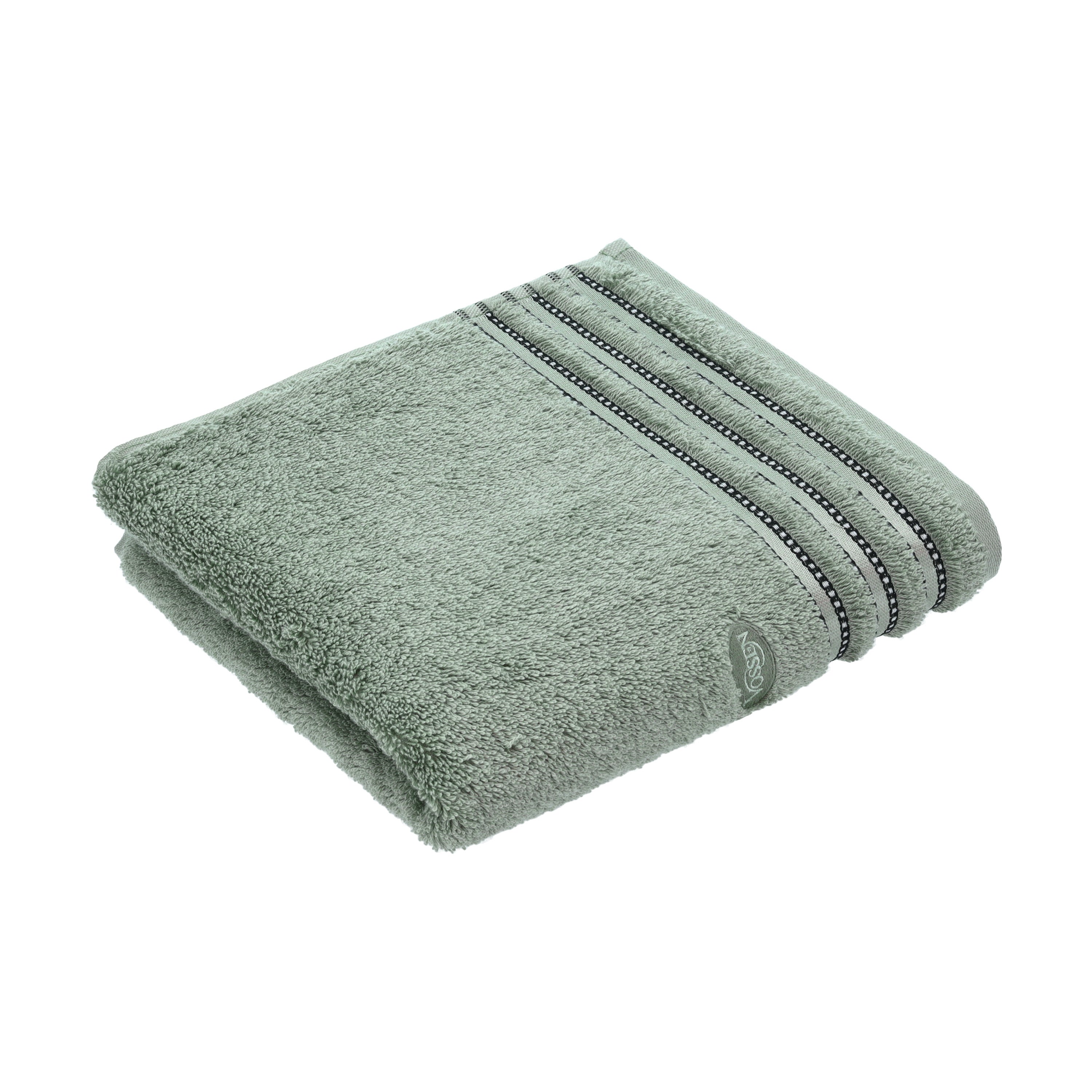 COLOR:soft green