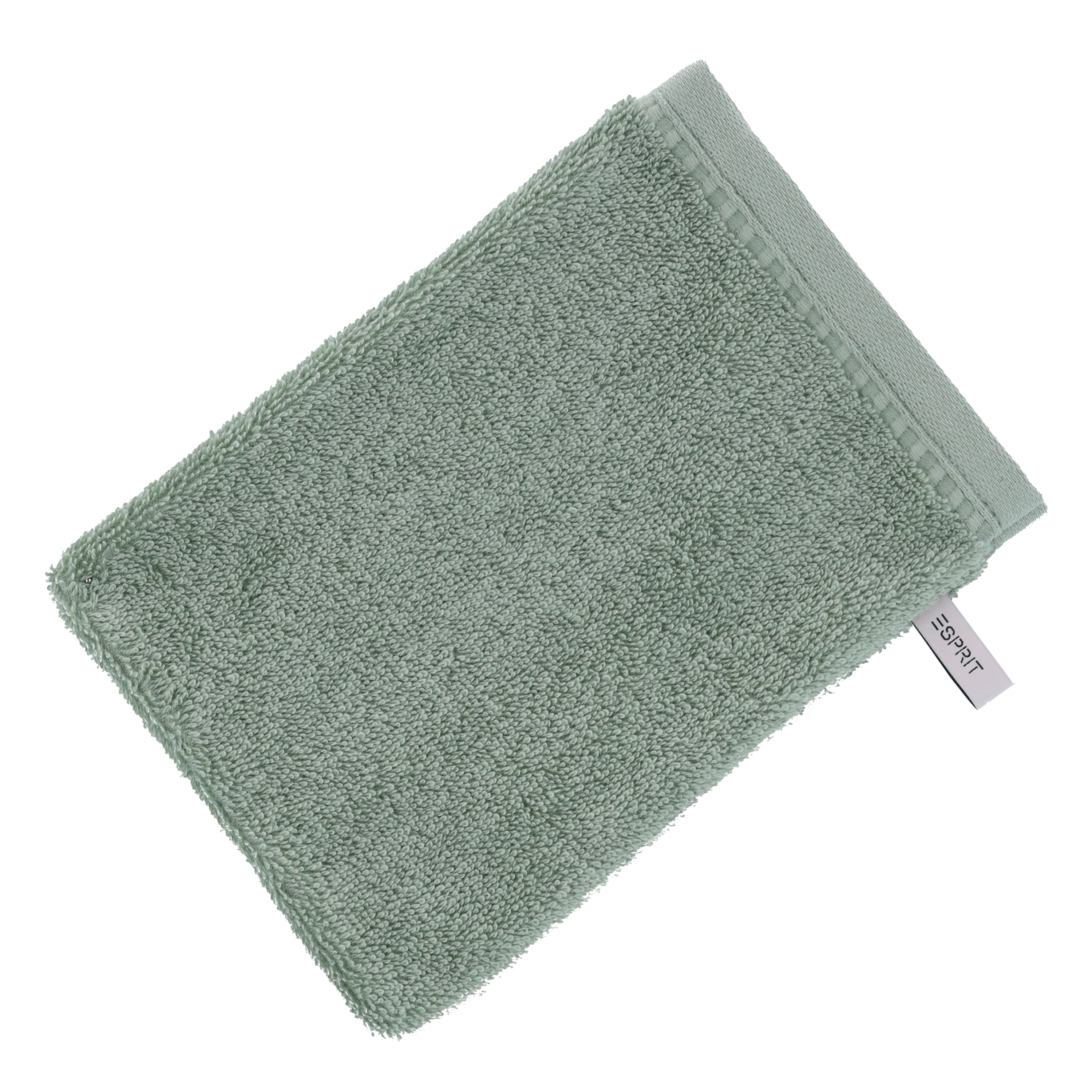 COLOR:soft green