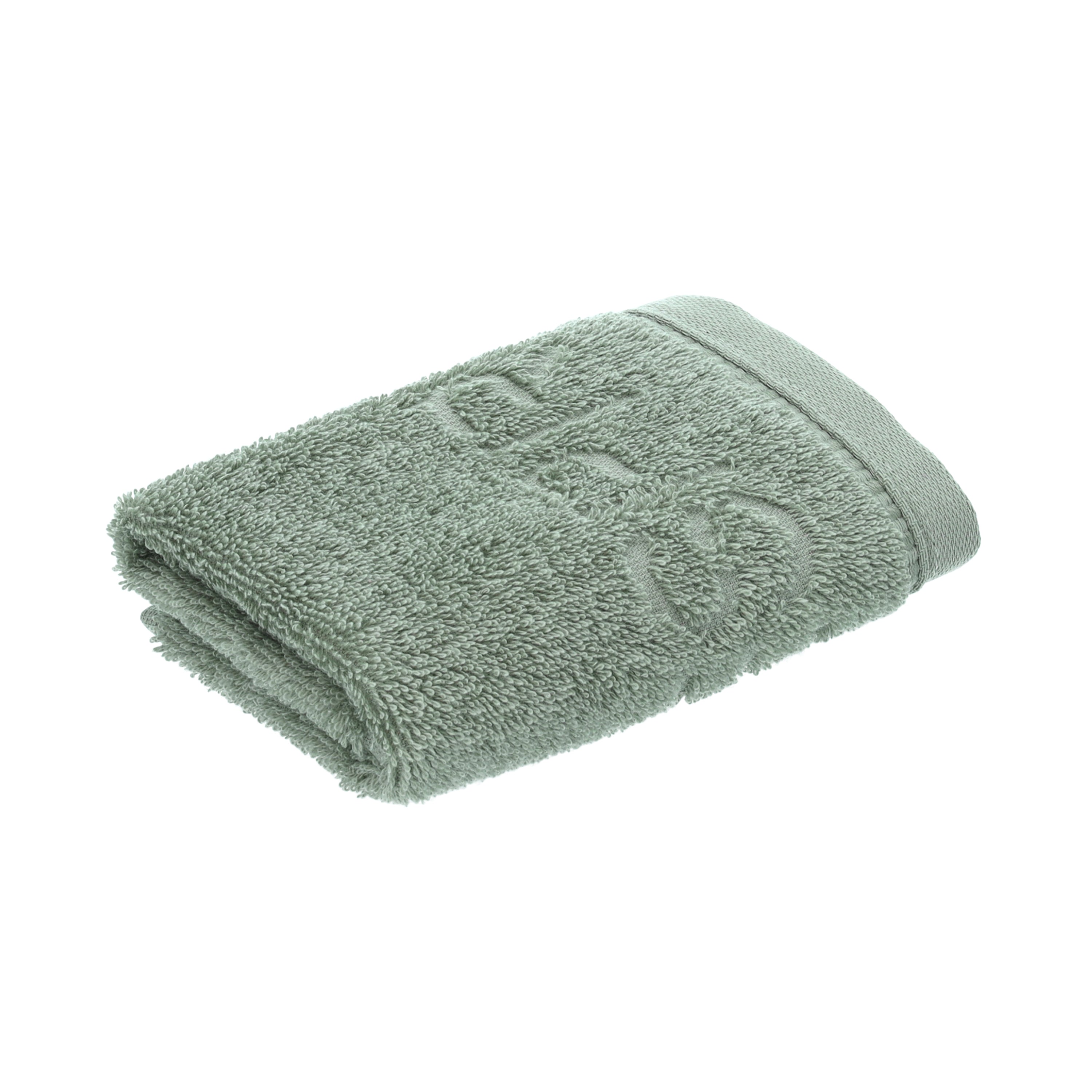 COLOR:soft green
