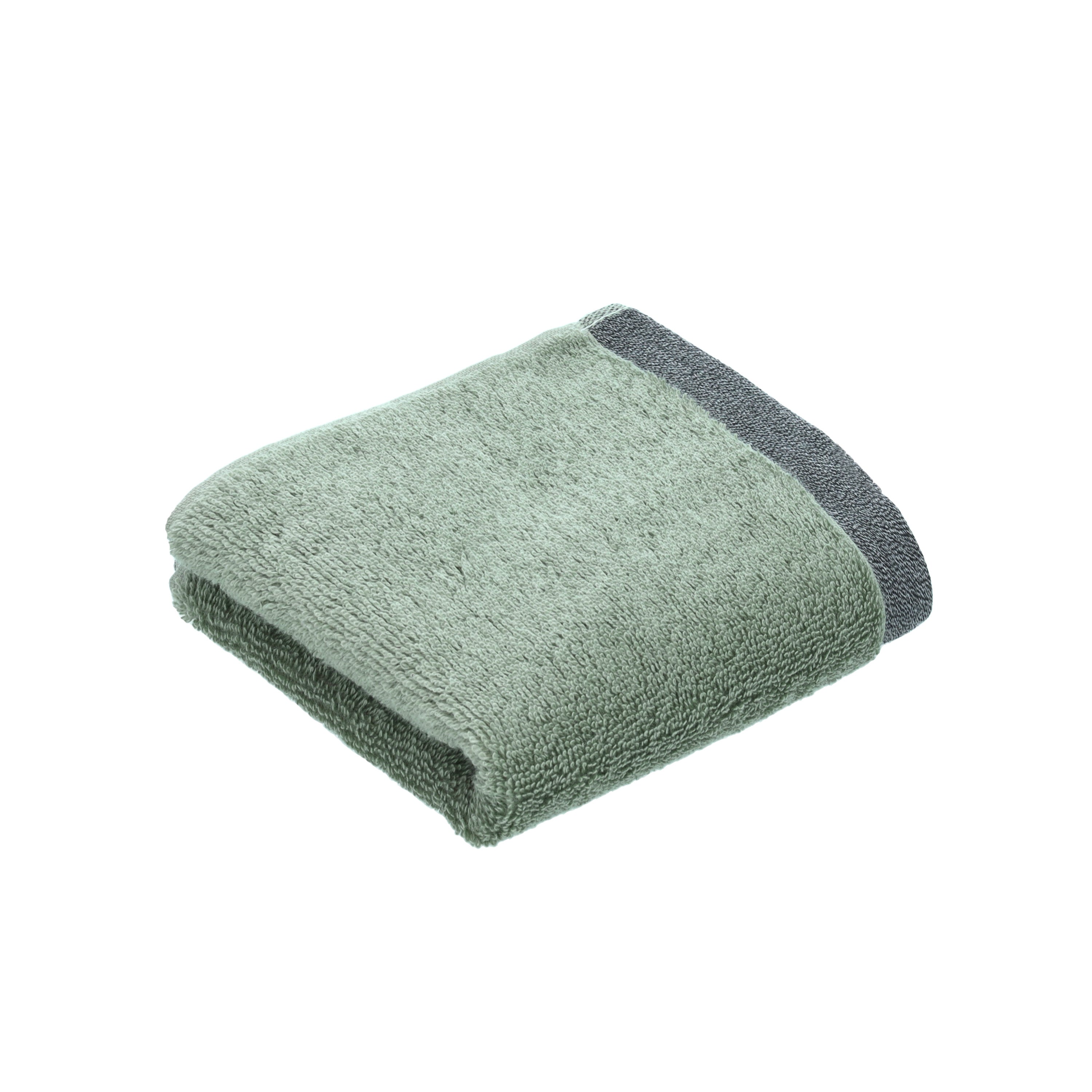 COLOR:soft green